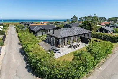 Image de Maison lumineuse en bord de mer avec vue sur la mer à Nyborg