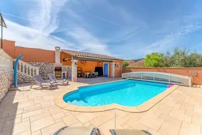 Image de Villa « La Ceriseraie » avec vue sur la montagne, Wi-Fi et climatisation