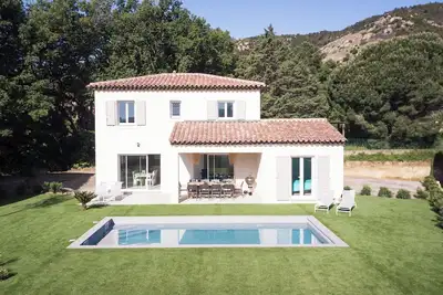 Image de Belle villa avec piscine, 5' à pied du village, idéale pour vacances en famille