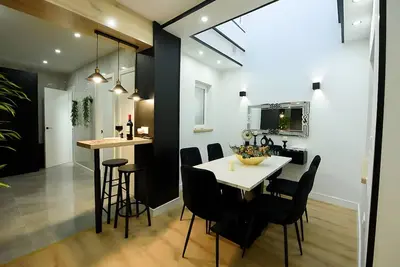Image de Charmant appartement boutique à Séville, 2 chambres, 7 personnes, parking