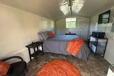 Image de Glamping in a Cozy Cottage. Straight Access to Brimstone Trails. Pet Friendly