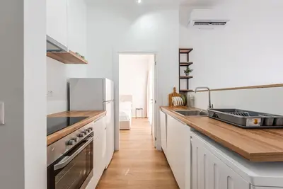 Image de Elegant Sea View Retreat | Steps from the Beach