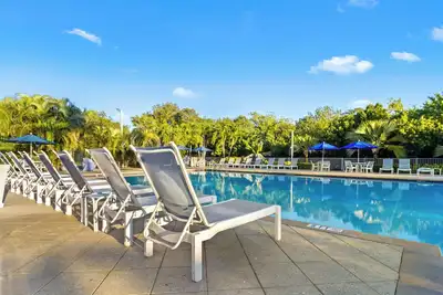 Image de 4 Ocean-View Units: Outdoor Pool, Beach Access & Near Ocean Reef Club