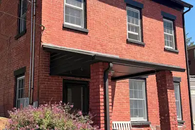 Image de 3-bedroom Cold Spring house with yard, patio, Ev charger, Ac, hot tub, fire pit