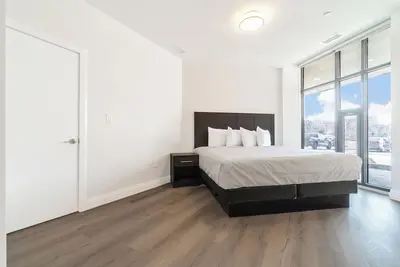 Image de Modern Fully Furnished Two Bedroom Condo