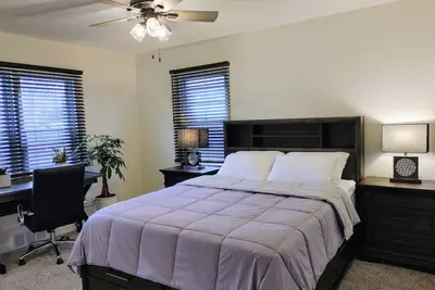 Image de Comfy 3-Bedroom House in Merriam