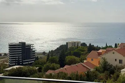 Image de Enjoyable 2-bedroom apartment with Ac in welcoming Bečići, Giraffe Suites 16