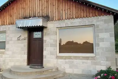 Image de Cozy 2-bedroom cabin in amazing Hunters with cool Ac