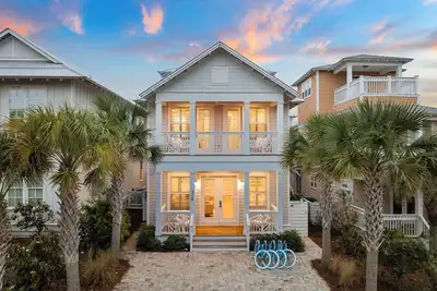 Image de Sleeps 18! Seacrest, Walk to Beach, Pool, & Town! 4 Bikes!