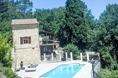 Image de Provenzialisches Ferienhaus mit Privatpool by Interhome