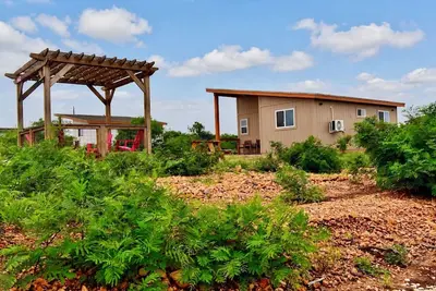 Image de Wonderful 2-bedroom cabin with Ac in peaceful Devine