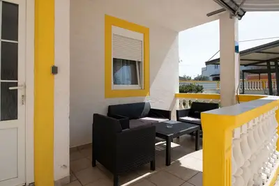 Image de Appartement de deux chambres avec la terrasse Pirovac (Sibenik) (A-25939-c)
