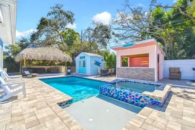 Image de Mini-Resort Paradise * Pool, Tiki & Guest Bungalow