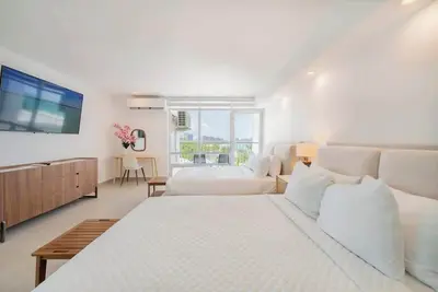 Image de Beachfront Studio • Modern • 2 Queens • Pk • Gym