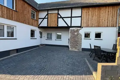 Image de Renovated country house with modern comfort in the Eifel - near Nürburgring & bathing lake
