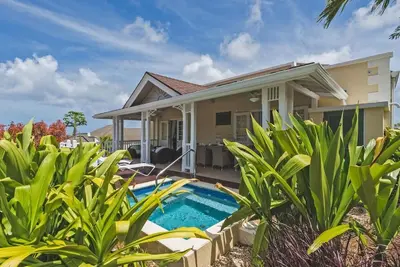 Image de Serene 3-Bedroom, modern Villa + resort Amenities -ideal retreat 4 semi-retired