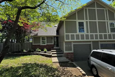 Image de Mission Breeze | 3br Near Plaza + Downtown | Yard + Sunroom