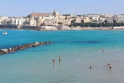 Image de Salsedine e Pini - Spacious apartment with terrace in the heart of Otranto