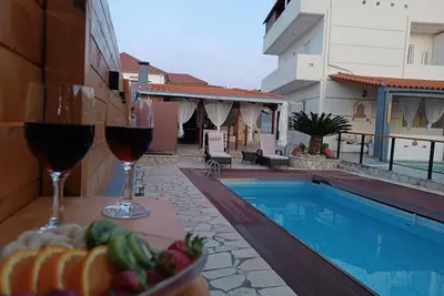 Image de Appartement 'Local Paradise Xilokastro Deluxe' avec vue mer, Wi-Fi et climatisation