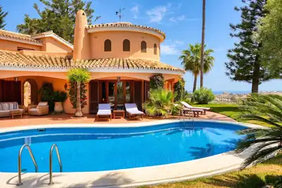 Image de 3163 Luxury Mediterranean Villa with Private Pool