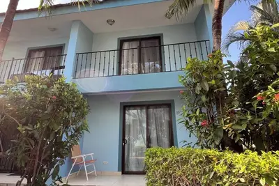 Image de This beautiful 2-bedroom, 2-bath condo is a true gem