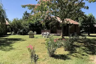 Image de Chalet Confort 2 ch - clim - Tv - Bbq - Ménage * - 35m2 + terrasse couverte 14m2 4 Ã  5 personnes - 4 pers. inclus dans le tarif