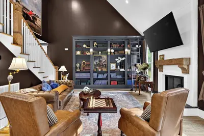 Image de Old world lodge with a beanstalk kids room
