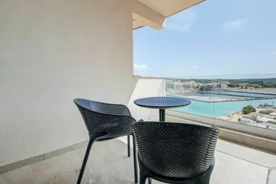 Image de A Beautiful 2br seafront home in Qawra w/Wifi & Ac