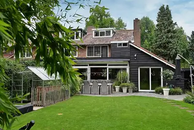 Image de Charming 3-bedroom 2-bath home in Laren perfect for relaxing stays