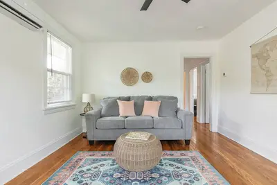 Image de Historic Bellevue Beauty Retreat