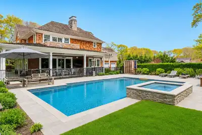 Image de Luxury Estate with Resort-Style Pool & Gym. Perfect for Families