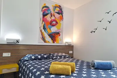 Image de Modern, excellent location, brand-new. City of the Arts