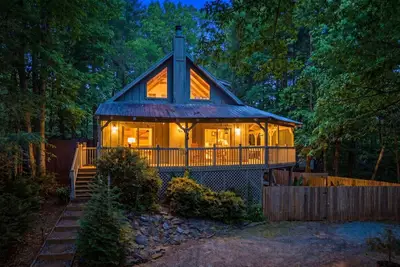 Image de Log Hollow | Hot Tub, Plenty of Games, Play Area!