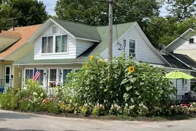 Image de Charming 2-kitchen, 3-bath, 4-bedroom house with heat & Ac in Lakeside, Oh