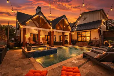 Image de Private Pool, Car Included 5 Suites, 6 bedrooms 25 mins from Atl