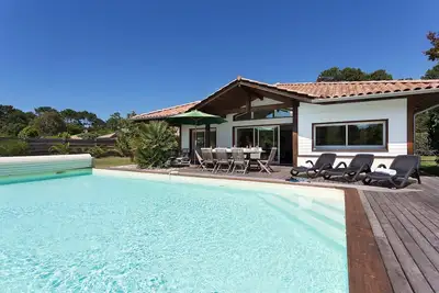Image de Villa forêt avec piscine privée | La plage à 2km