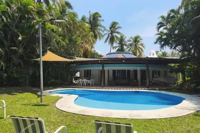 Image de Charming 4-bedroom house with Ac in Port of San Jose