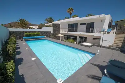 Image de Large Villa - Sleeps 10 - Featuring Pool Table, Air Con, Pool Table & More