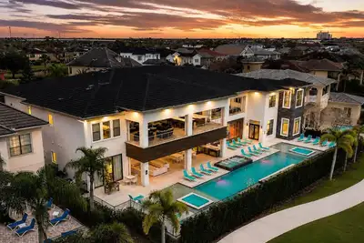 Image de The M Mansion at Reunion | Luxury Estate w/ Theater, Arcade, Sports Bar & Pool Near Disney
