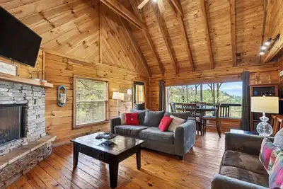 Image de 4 Cabins | 4 Hot Tubs + Firepit | Views | Elijah's, Isaiah's, Jack's & Sónyah's