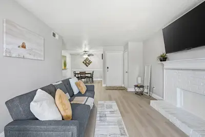 Image de Modern Dfw Stay with Pool, Gym & Handicap Friendly