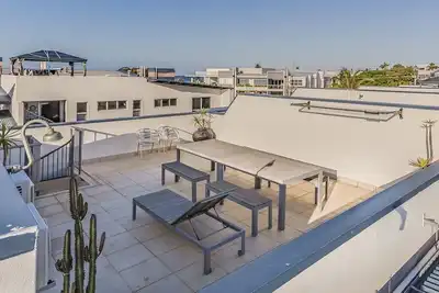 Image de Coastal Luxe Rooftop Escape - Paradiso 345