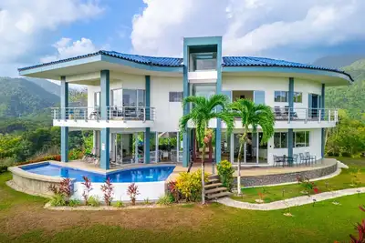 Image de Privacy and luxury on this mountain top luxury villa with private pool