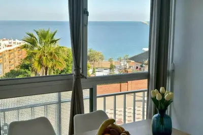 Aurora – Sea View & Pool – Central 1br for 3 – Direct Beach