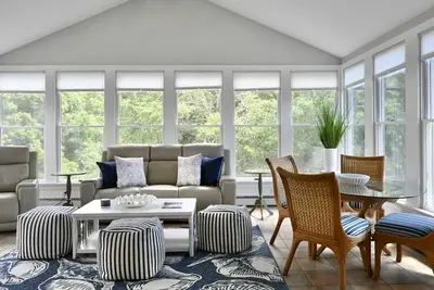Image de S. S. Escape | Walk to Beaches | Newly Renovated | Dog Friendly