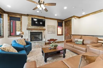 Image de Luxury Keystone Getaway - Riverfront Home w/ Hot Tub & Shuttle to Slopes