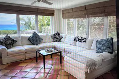 Image de 3-bedroom Ocean Front house in Paget