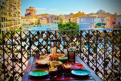 Image de Port Saplaya Beachfront Oasis: 2 Bed, 2 Bath, Terrace, Pool & Private Parking