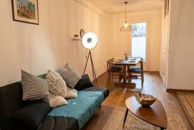 Image de Catalan-Tiled 1-Bed Flat Sleeps 4 · Private Courtyard · Walk to Perpignan Centre