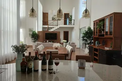 Image de Spacious 4-br villa in Villa Park with member benefits and Rock Star amenities